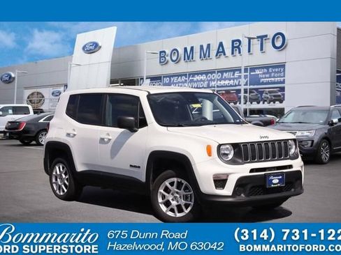 Used 2023 Jeep Renegade Latitude AWD/4WD image 1