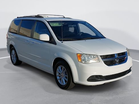 Used 2014 Dodge Grand Caravan SXT w/ Rear Park Assist Package image 3