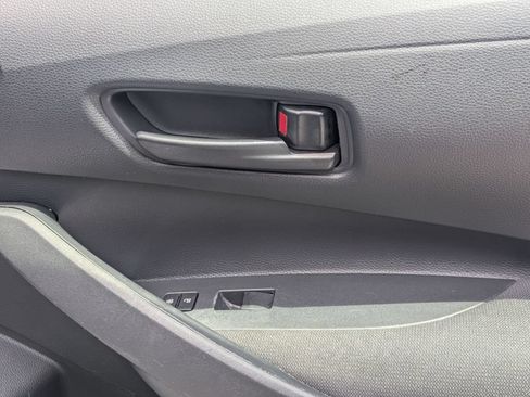 Used 2025 Toyota Corolla LE FWD image 34