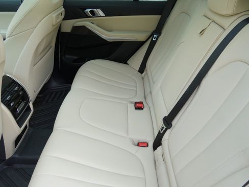 Used 2022 BMW X5 sDrive40i w/ Premium Package RWD image 36