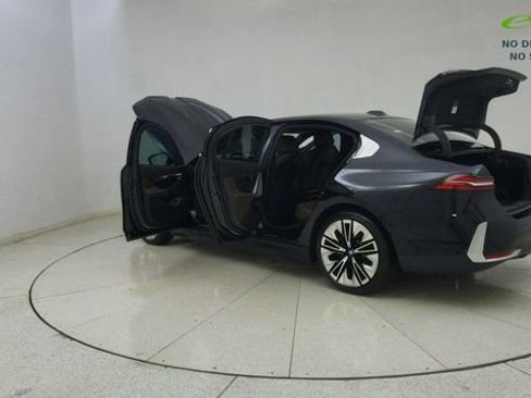 Used 2024 BMW i5 eDrive40i w/ Convenience Package RWD image 73