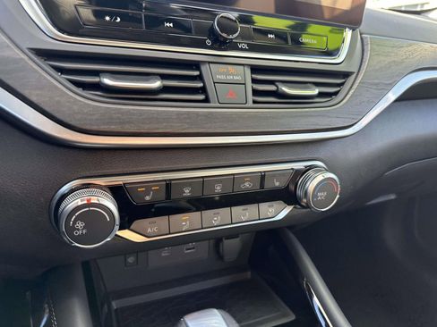 Used 2023 Nissan Altima 2.5 SV w/ SV Premium Package image 23