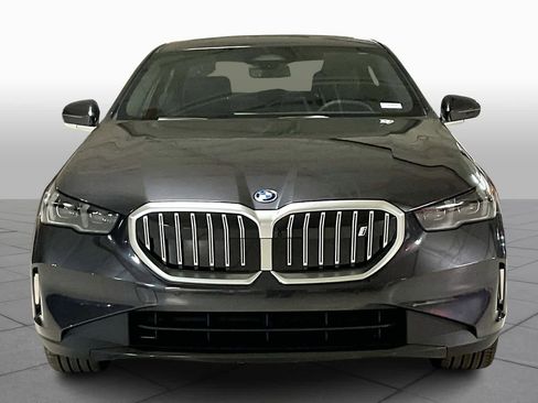 New 2025 BMW i5 eDrive40i w/ Premium Package image 3