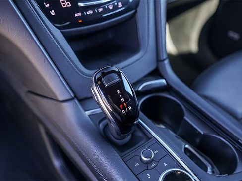 Used 2025 Cadillac XT6 Premium Luxury image 20