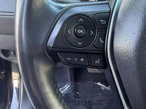 Certified 2022 Toyota Venza LE image 19