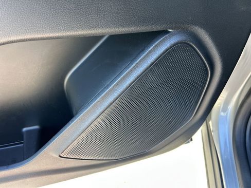 Used 2022 Ford Explorer XLT w/ Equipment Group 202A image 19