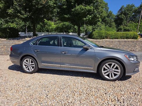 Used 2016 Volkswagen Passat 1.8T FWD image 7