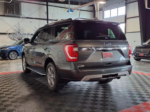 Used 2019 Ford Expedition XLT w/ Equipment Group 202A AWD/4WD image 4
