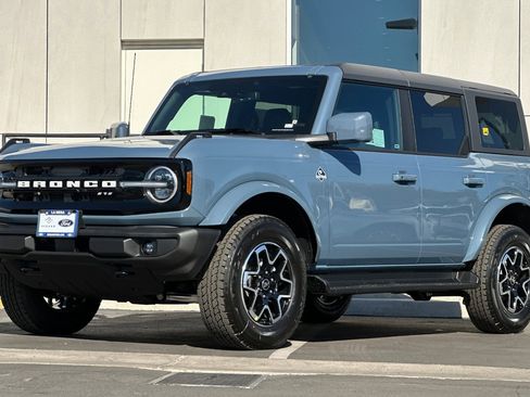 New 2025 Ford Bronco Outer Banks image 7