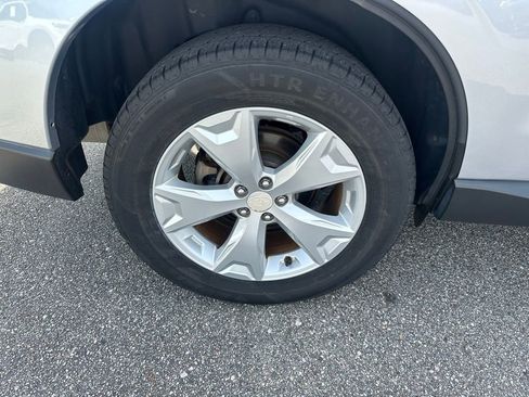 Used 2016 Subaru Forester 2.5i Premium image 5