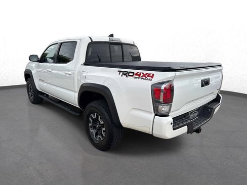 Used 2022 Toyota Tacoma TRD Off-Road w/ Technology Package AWD/4WD image 5