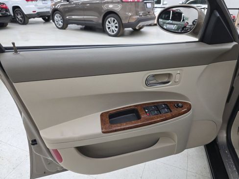 Used 2006 Buick LaCrosse CX image 12