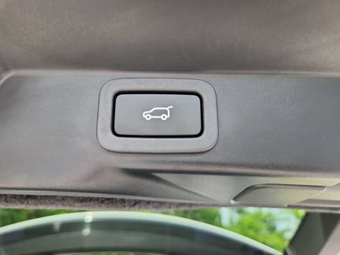Used 2018 Land Rover Range Rover Sport SE AWD/4WD image 14
