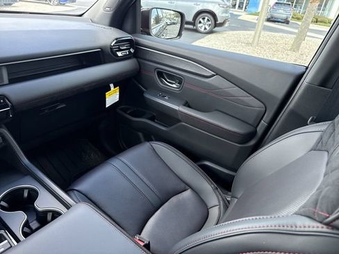 New 2026 Honda Pilot Black Edition image 23