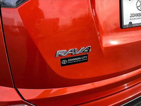 Used 2016 Toyota RAV4 LE image 8