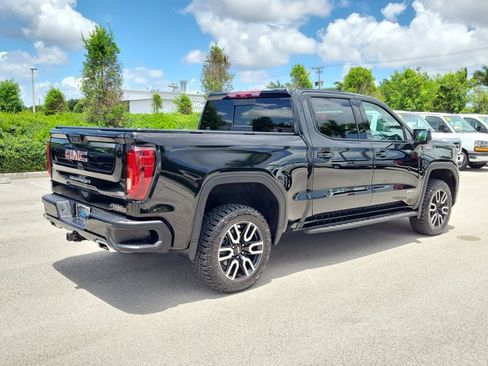 Used 2024 GMC Sierra 1500 AT4 w/ Technology Package AWD/4WD image 10
