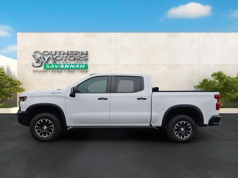 Used 2023 Chevrolet Silverado 1500 ZR2 AWD/4WD image 2