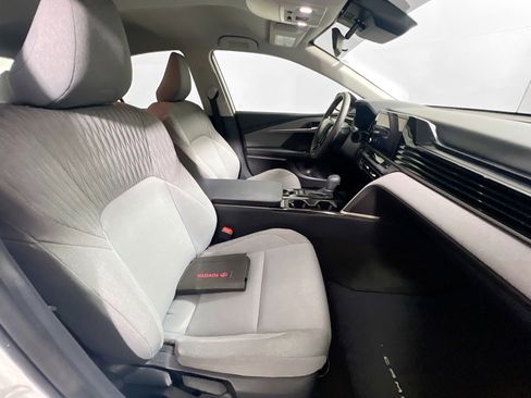 Used 2025 Toyota Camry LE image 31