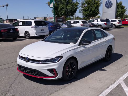 New 2026 Volkswagen Jetta GLI Autobahn FWD image 10