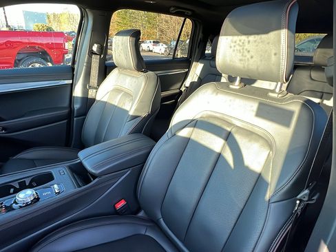 Used 2024 Jeep Wagoneer Launch Edition image 18