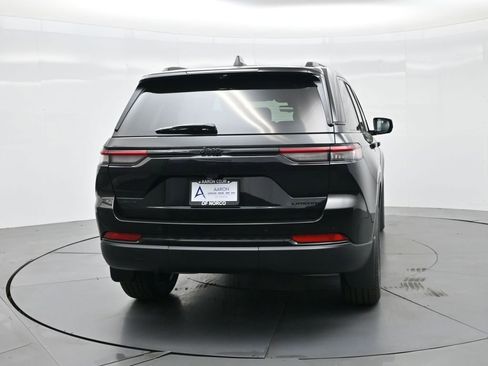 New 2025 Jeep Grand Cherokee Limited w/ Luxury Tech Group II image 3