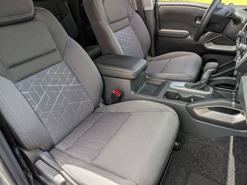 Certified 2025 Nissan Frontier SV RWD image 31