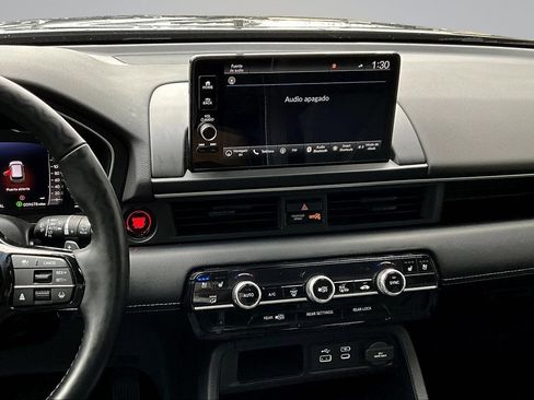 Used 2024 Honda Pilot Elite image 9