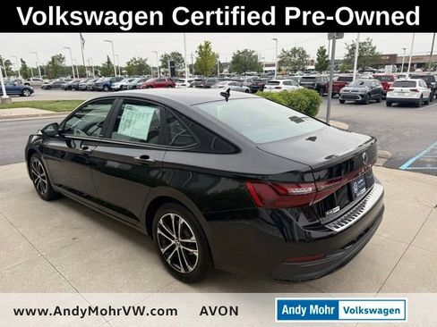 Used 2025 Volkswagen Jetta Sport FWD image 4