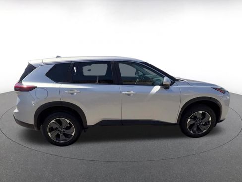 Used 2025 Nissan Rogue SV FWD image 16