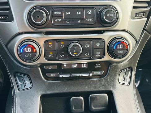 Used 2016 Chevrolet Suburban LT image 15