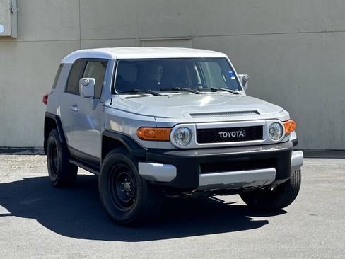 Used 2008 Toyota FJ Cruiser 4WD image 1