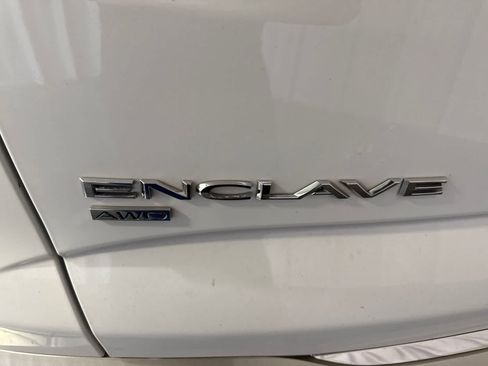 Used 2020 Buick Enclave Essence w/ Sound and Sites Package AWD/4WD image 13