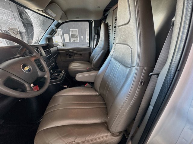 Used 2017 Chevrolet Express 2500 RWD image 12