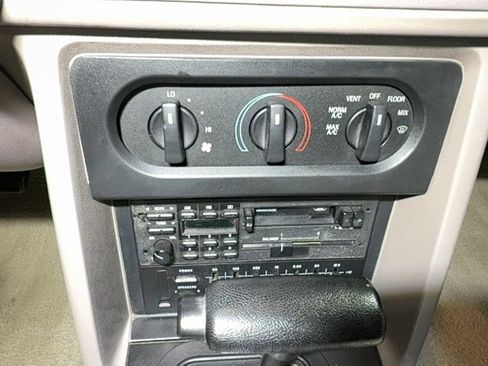 Used 1991 Ford Mustang LX RWD image 17