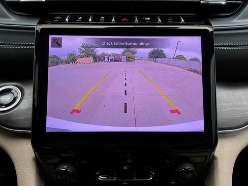 Used 2025 Jeep Grand Cherokee Limited RWD image 37