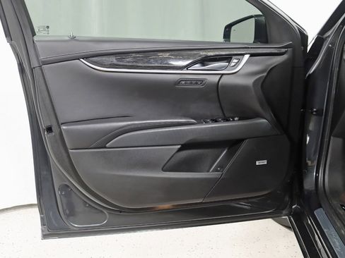 Used 2018 Cadillac XTS Vsport Platinum image 33