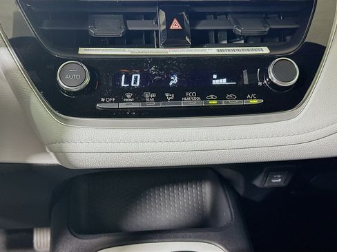Used 2024 Toyota Corolla SE FWD image 23