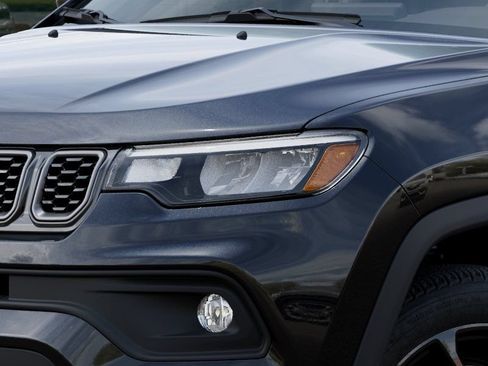 New 2025 Jeep Compass Latitude w/ Sun & Sound Group AWD/4WD image 11