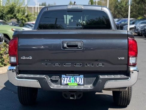 Certified 2021 Toyota Tacoma SR5 AWD/4WD image 4