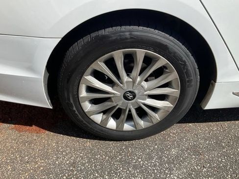 Used 2015 Hyundai Sonata Limited FWD image 11