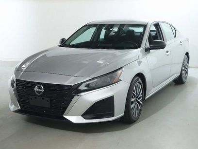 Used 2024 Nissan Altima 2.5 SV