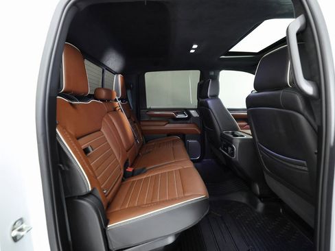 Used 2024 GMC Sierra 2500 Denali Ultimate image 14