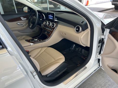 Used 2018 Mercedes-Benz C 300 4MATIC Sedan image 23