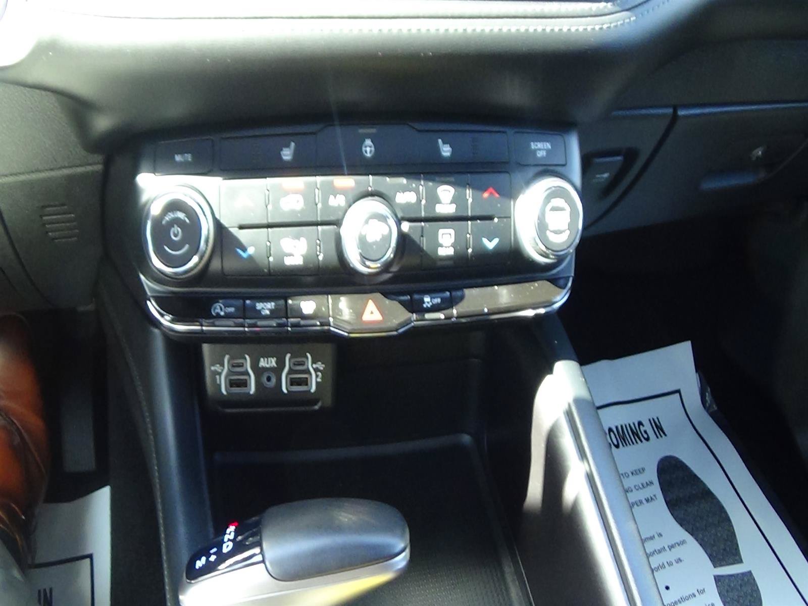 Certified 2024 Dodge Durango SXT w/ SXT Blacktop Group AWD/4WD image 27