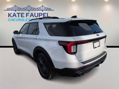 Used 2025 Ford Explorer ST image 5