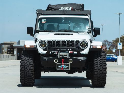 Used 2023 Jeep Gladiator Mojave w/ Cold Weather Group image 9