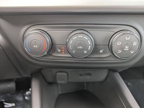 New 2026 Chevrolet Trax RS w/ Driver Confidence Package image 43