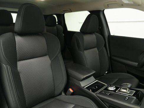 Used 2025 Mitsubishi Outlander ES image 34