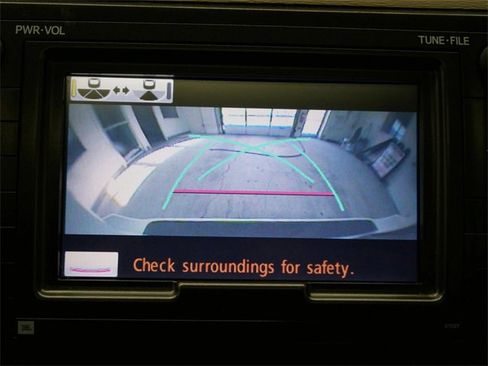 Used 2013 Toyota Sienna XLE image 19