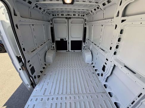 Used 2026 RAM ProMaster 2500 w/ Convenience Group FWD image 14